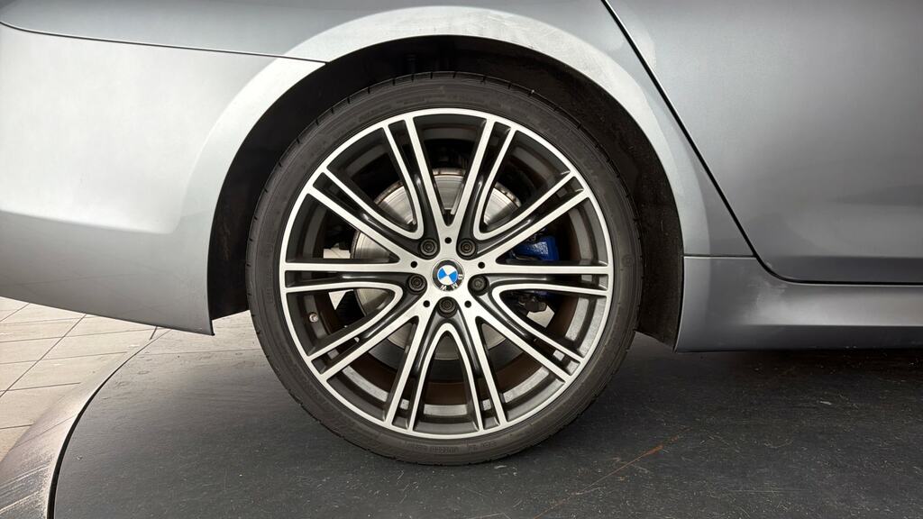 BMW 5 Series 530E M Sport Black #24