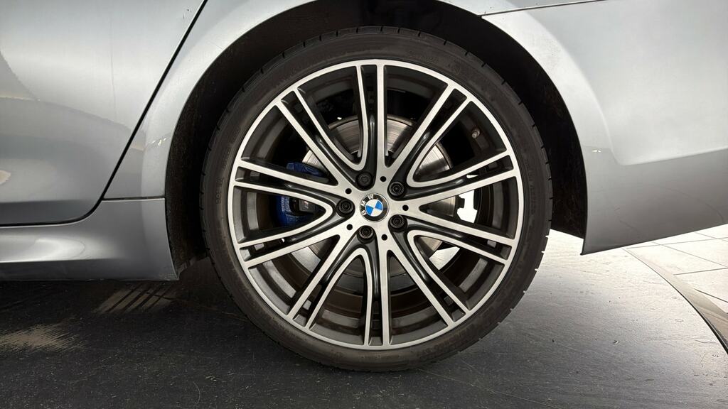 BMW 5 Series 530E M Sport Black #25