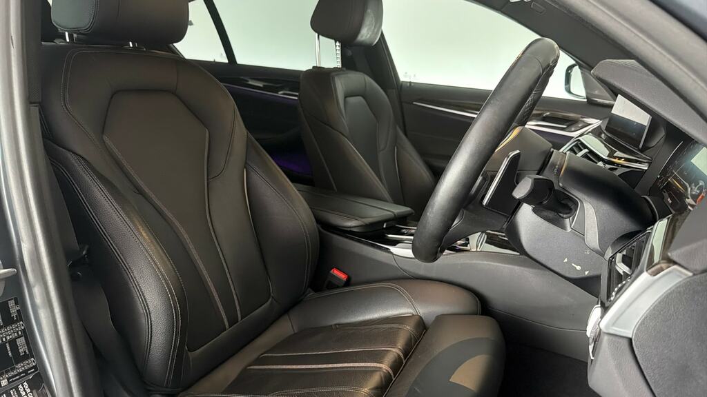 BMW 5 Series 530E M Sport Black #10