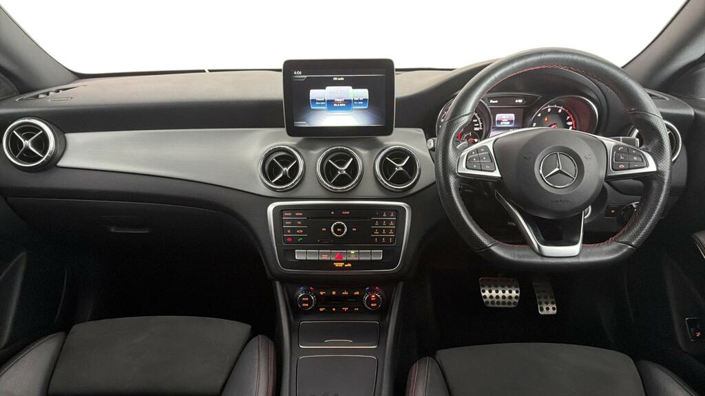 Mercedes-Benz CLA Class Cla 200 Amg Line Night Edition Tip Red #6