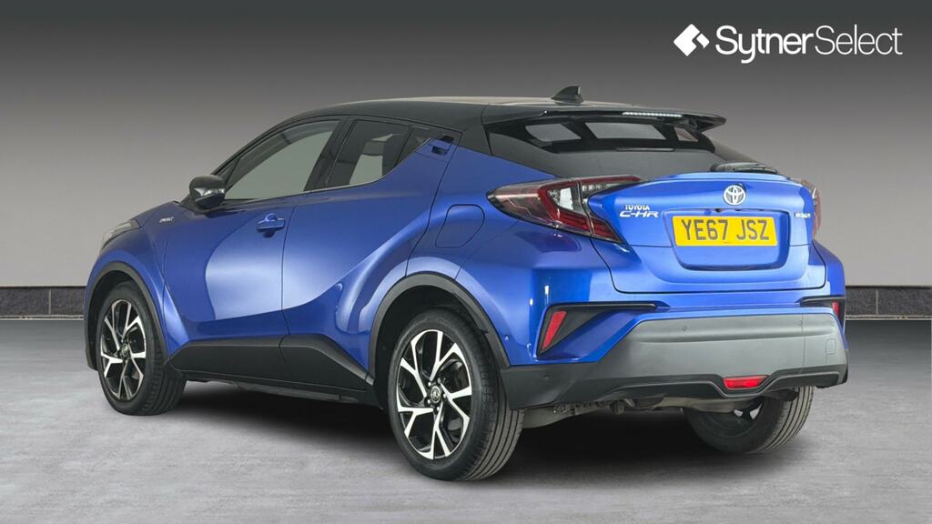 Toyota C-Hr Dynamic White #2