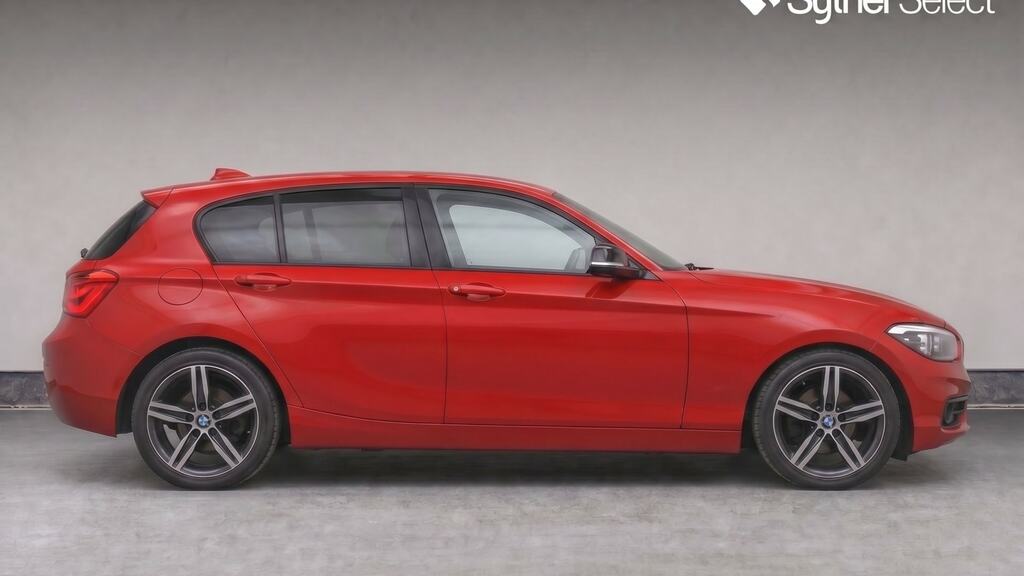 BMW 1 Series Hatchback Black #8
