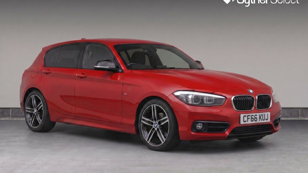 BMW 1 Series Hatchback Black #1