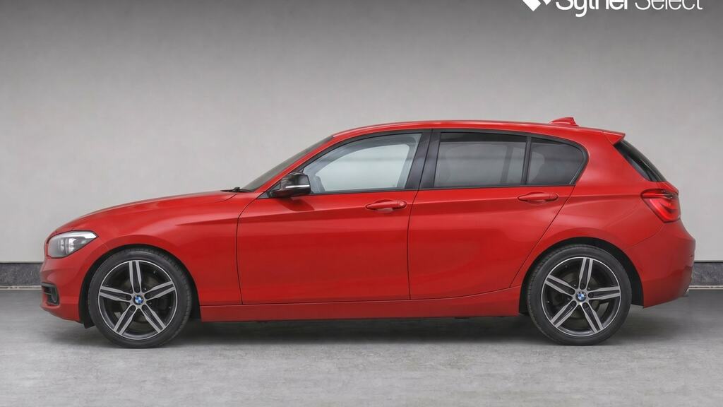 BMW 1 Series Hatchback Black #6