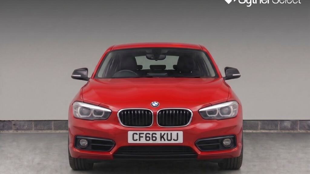 BMW 1 Series Hatchback Black #5