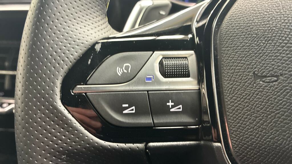Peugeot 208 Puretech Active Premium Plus Ss Red #17