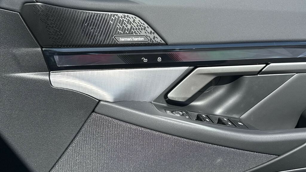 BMW 5 Series 530E M Sport Touring Blue #20