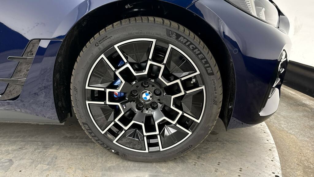 BMW i4 Edrive40 M Sport Grey #14