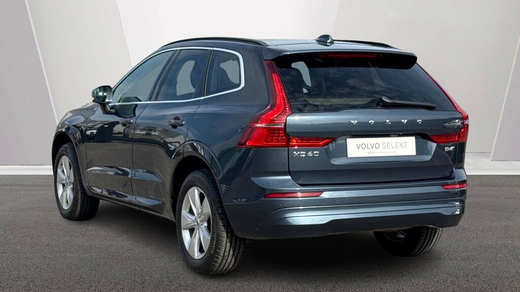 Volvo XC60 2.0 B4d Momentum Awd Geartronic Blue #2