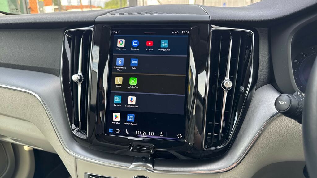 Volvo XC60 Plus Black #37