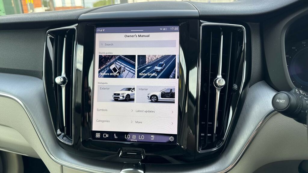 Volvo XC60 Plus Black #40