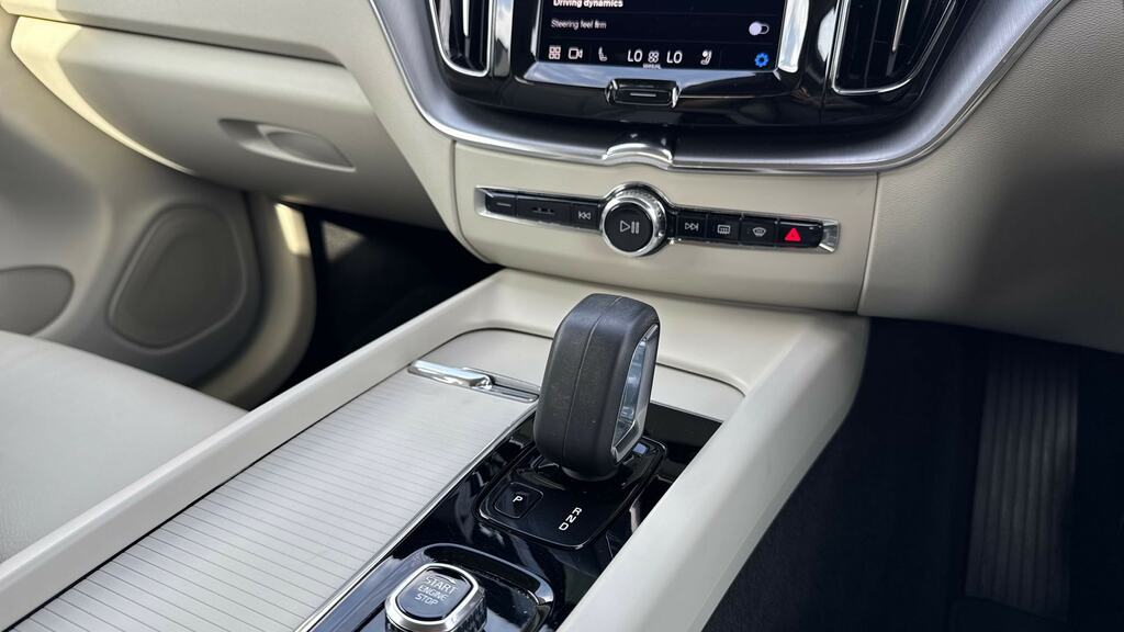 Volvo XC60 Plus Black #14