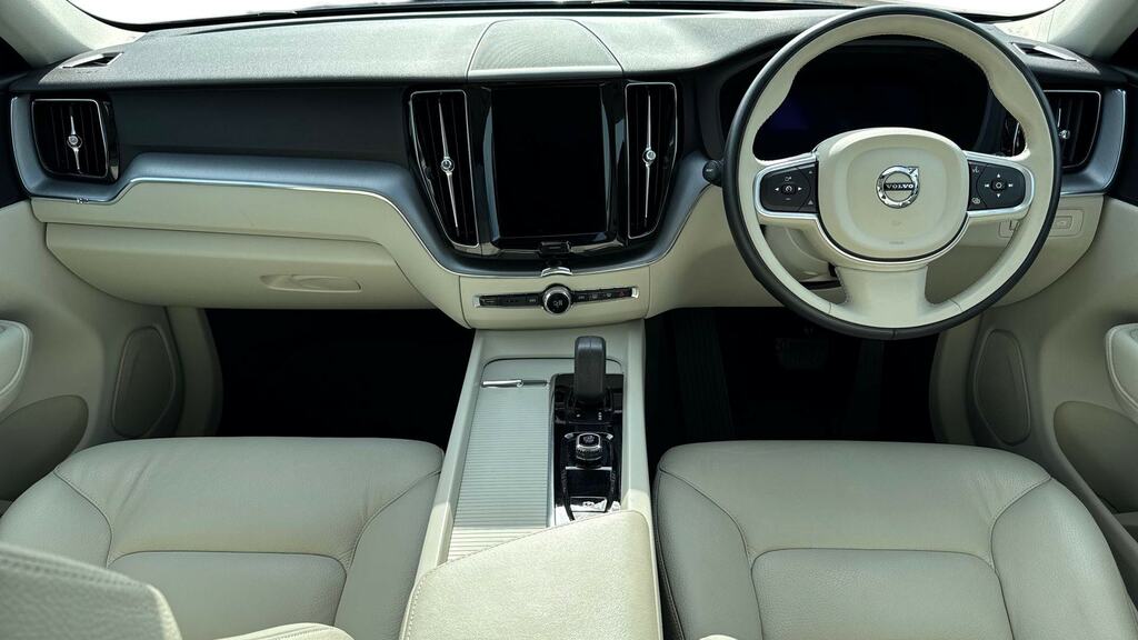 Volvo XC60 Plus Black #20