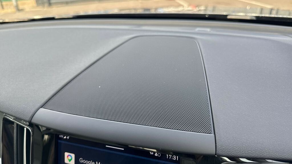 Volvo XC60 Plus Black #38