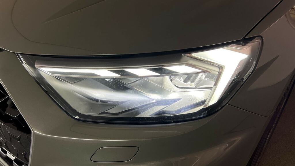 Audi A1 S Line 35 Tfsi 150 Ps S Tronic Black #24