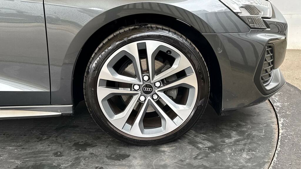Audi A3 Black Edition 35 Tfsi 150 Ps S Tronic White #5