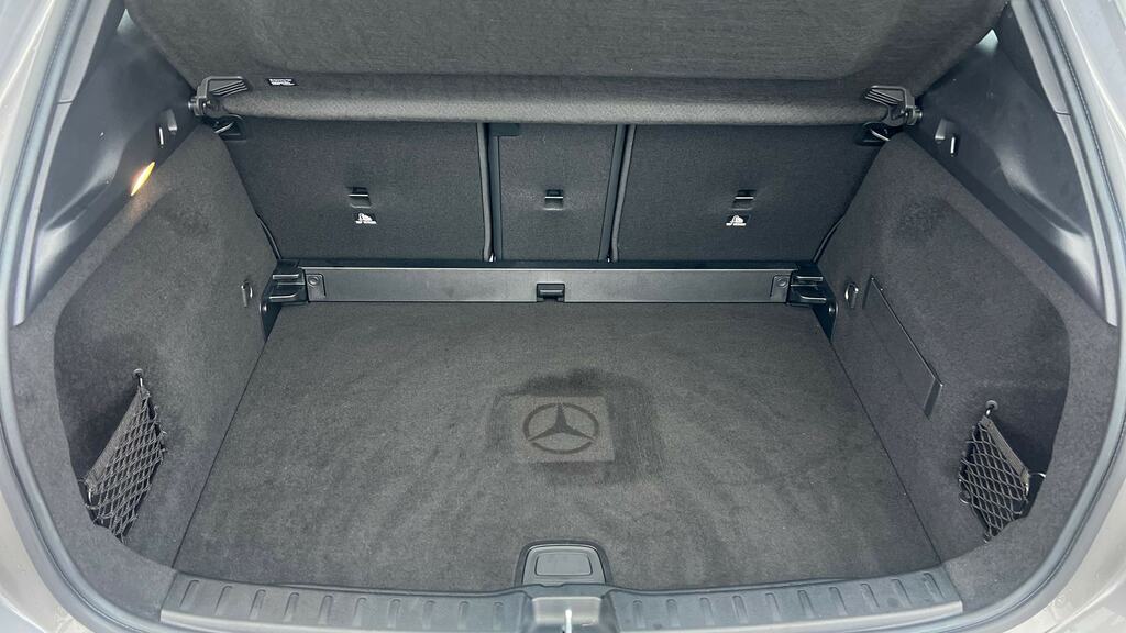 Mercedes-Benz GLA Class Gla 200 Rhd White #16