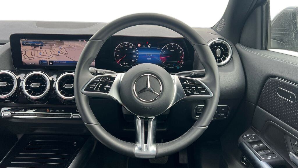 Mercedes-Benz GLA Class Gla 200 Rhd White #9