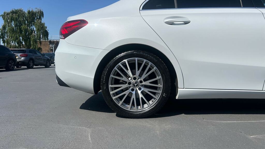 Mercedes-Benz A Class 1.3 A200 Amg Line Edition Executive Hatchback  #5