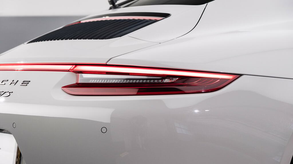 Porsche 911 Carrera 4S Cabriolet Pdk Silver #24