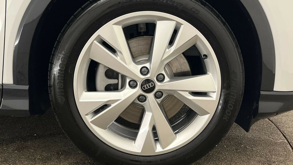 Audi Q4 E Tron 150Kw 40 63Kwh S Line Leather White #5