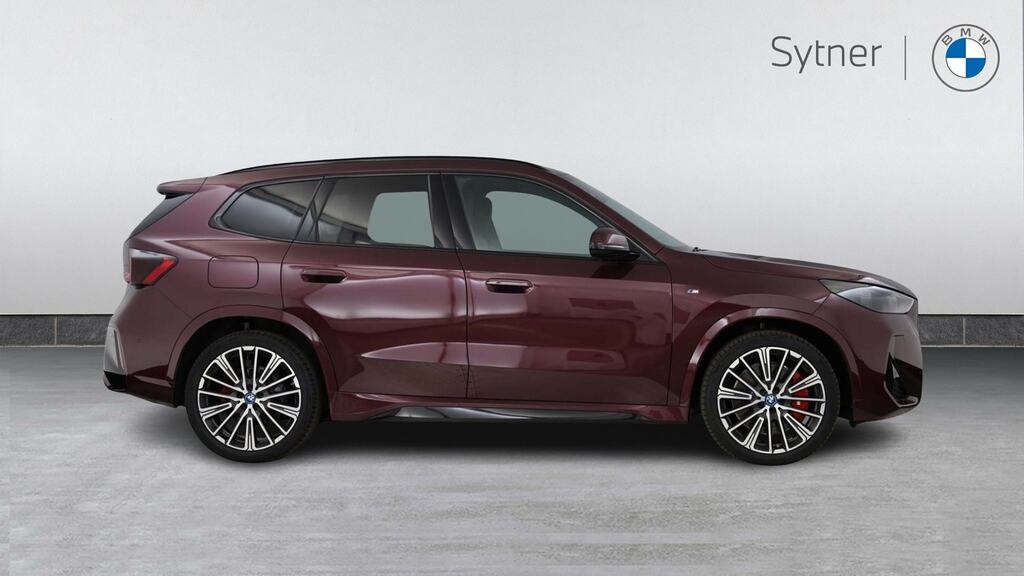 BMW iX1 150Kw Edrive20 Shadow Edition 65Kwh Purple #3