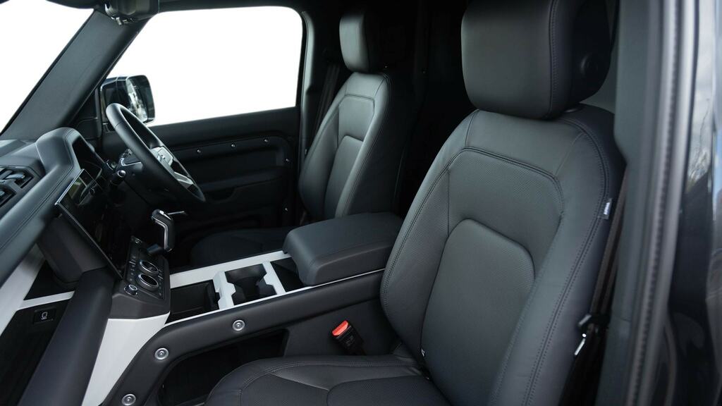 Land Rover Defender 110 3.0 D250 Hard Top X-dynamic Hse Grey #4