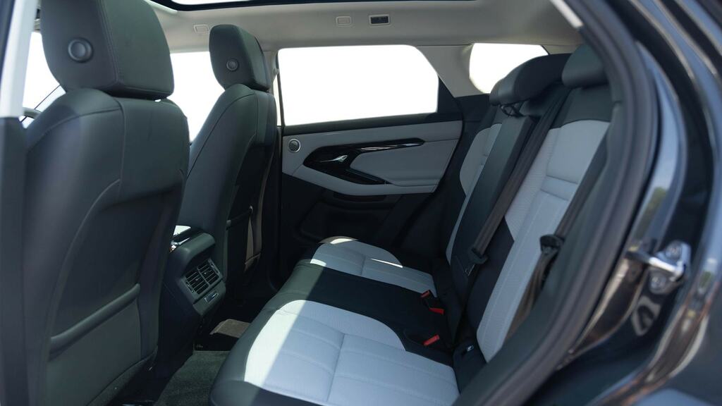 Land Rover Range Rover Evoque 1.5 P300e Dynamic Se Black #4