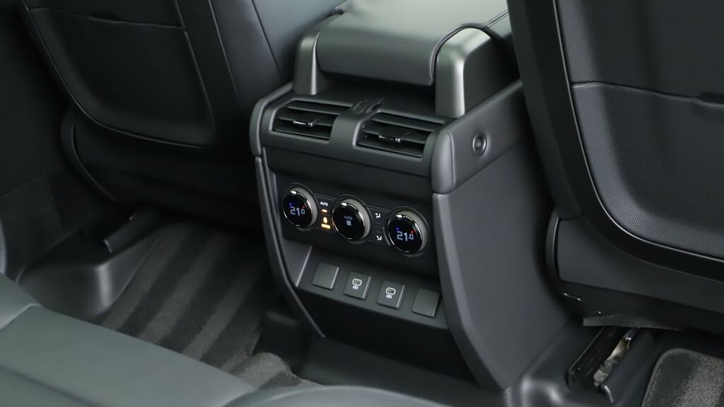 Land Rover Defender 110 Suv Black #18