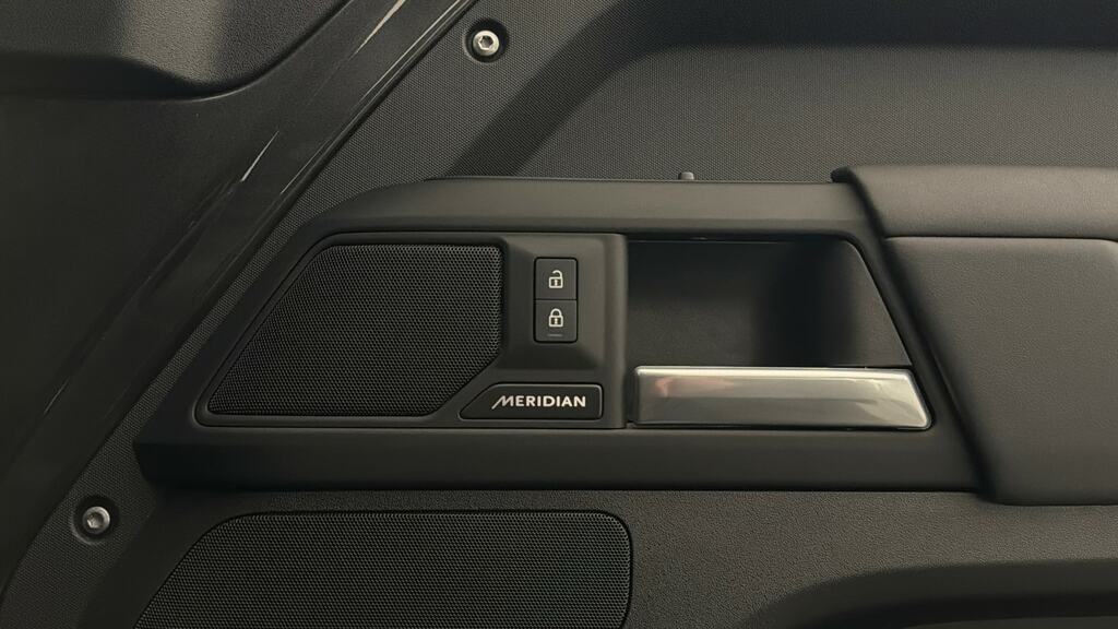 Land Rover Defender 110 X-dynamic Hse Black #22