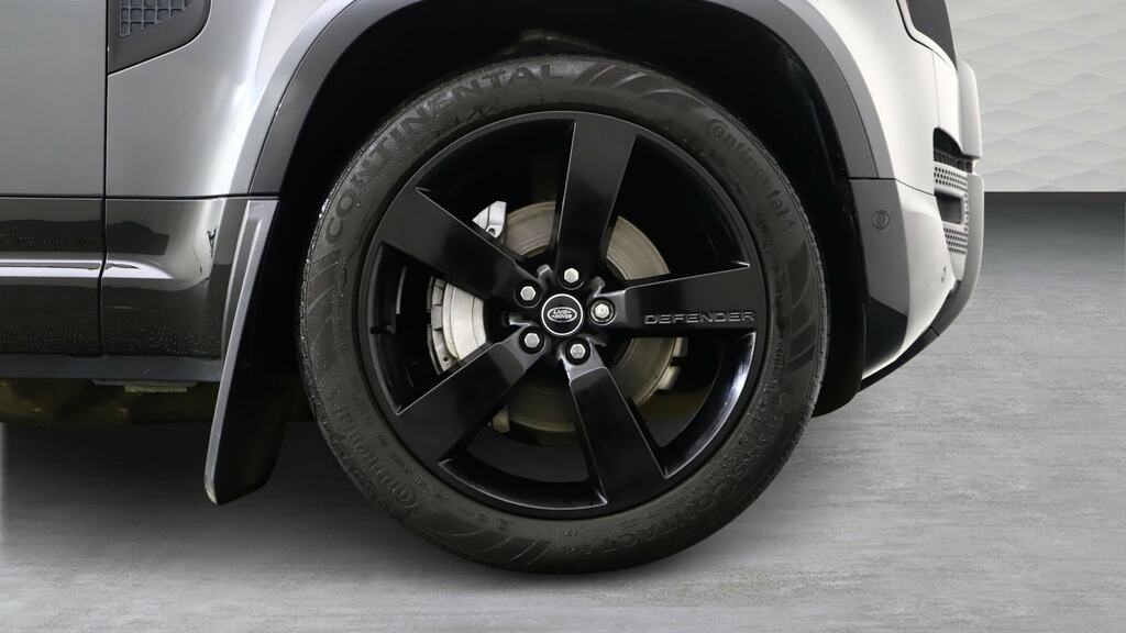 Land Rover Defender 110 X-dynamic Hse Black #8