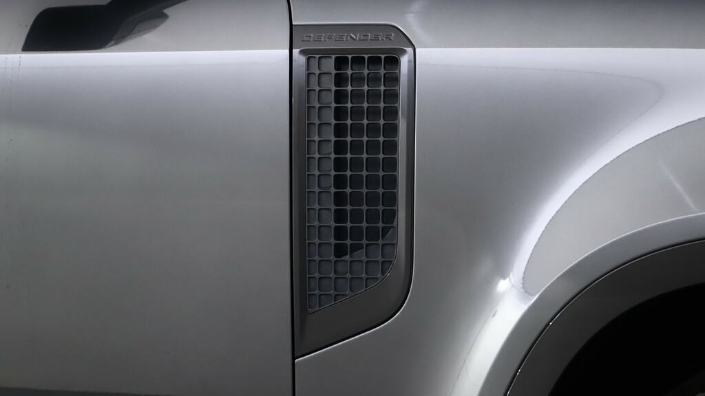 Land Rover Defender 110 X-dynamic Hse Black #28