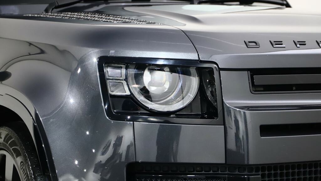 Land Rover Defender 110 X-dynamic Hse Black #17