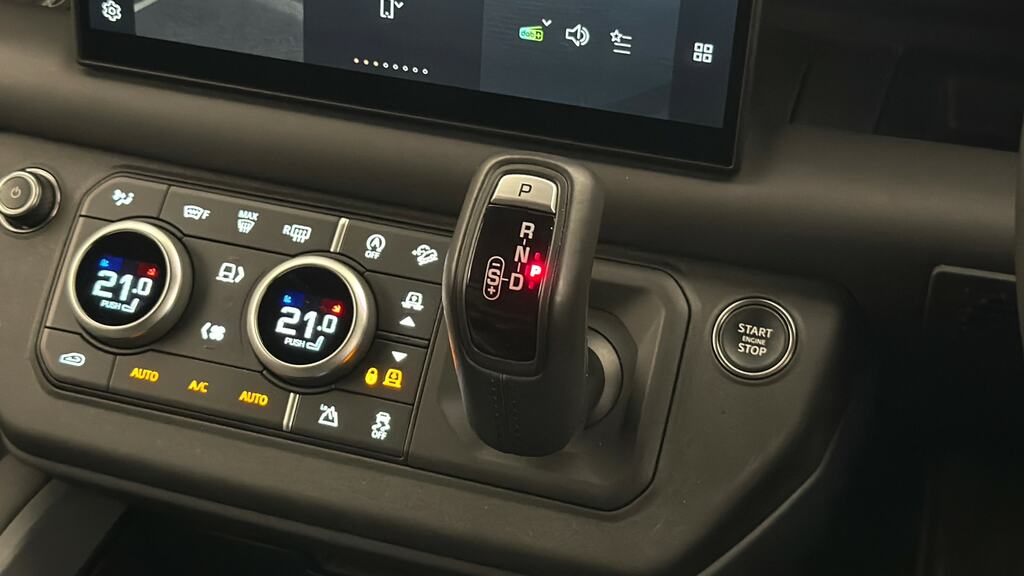 Land Rover Defender 110 X-dynamic Hse Black #13