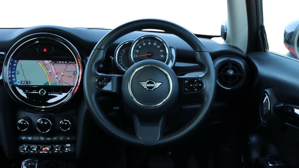 Mini Hatch 1.5 Cooper Classic Premium Plus Red #5