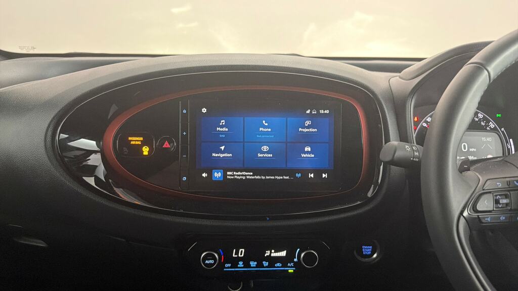 Toyota Aygo X Vvt-i Edge Red #7