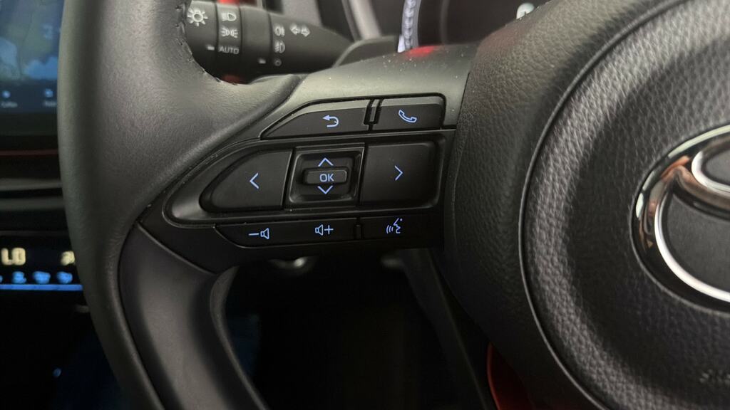 Toyota Aygo X Vvt-i Edge Red #17
