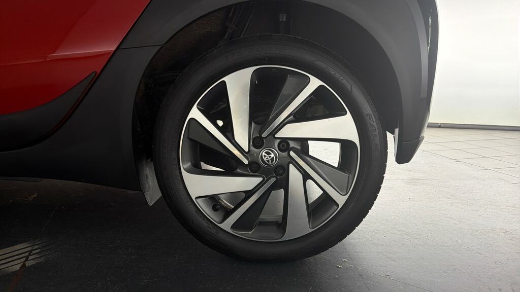 Toyota Aygo X Vvt-i Edge Red #25