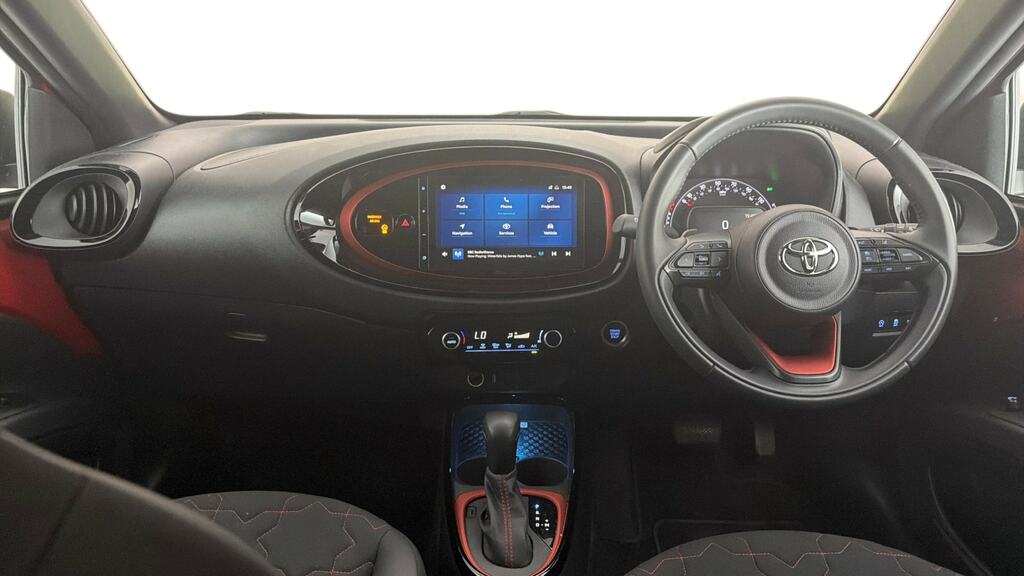 Toyota Aygo X 1.0 Vvt-i Exclusive Red #6