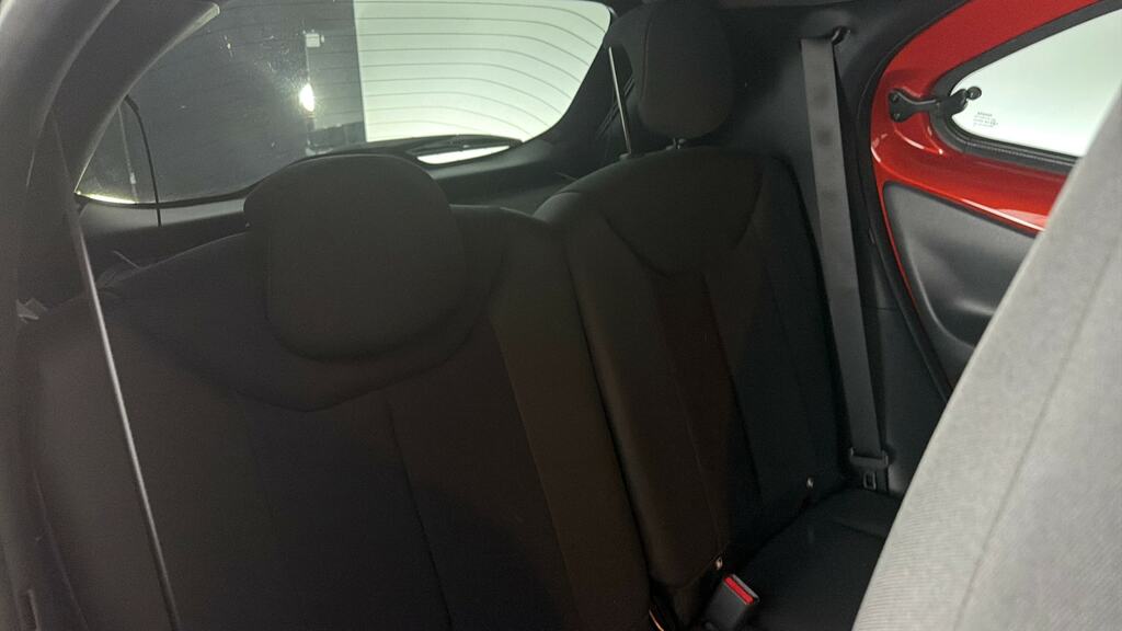 Toyota Aygo X Vvt-i Edge Red #12