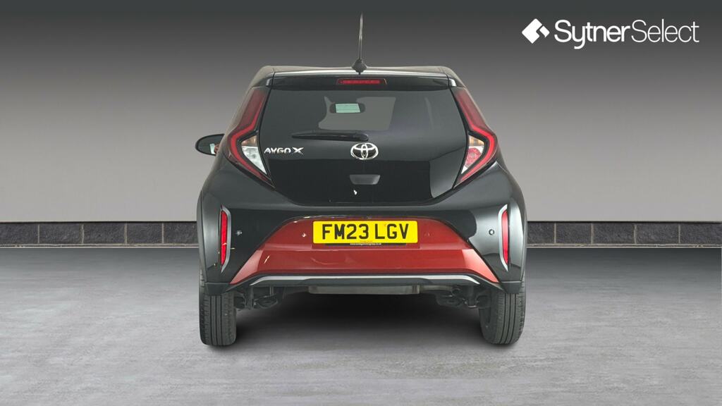 Toyota Aygo X 1.0 Vvt-i Exclusive Red #5