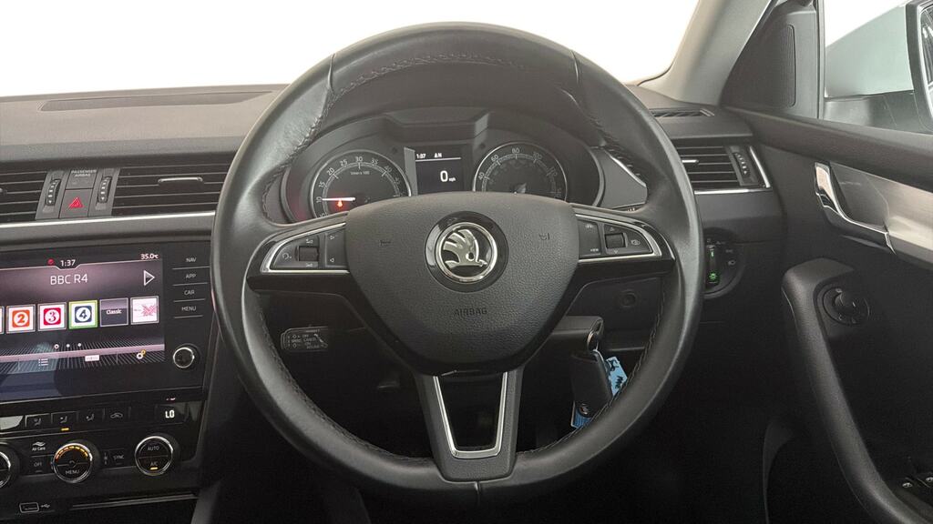 Skoda Octavia 1.5 Tsi Se Drive Silver #8
