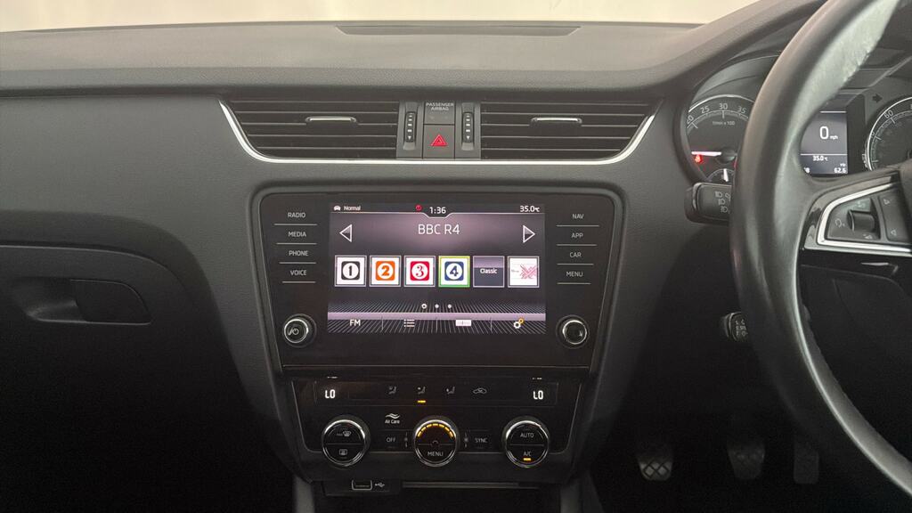 Skoda Octavia 1.5 Tsi Se Drive Silver #7