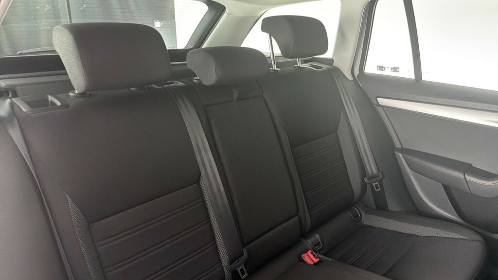 Skoda Octavia 1.5 Tsi Se Drive Silver #12