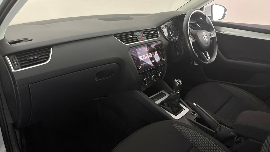 Skoda Octavia 1.5 Tsi Se Drive Silver #11
