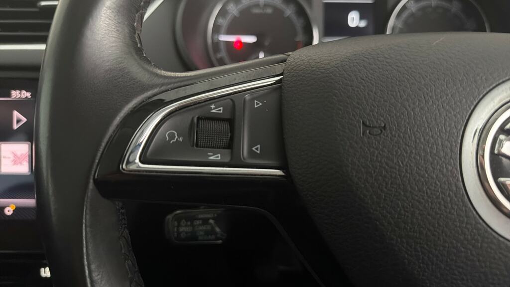 Skoda Octavia 1.5 Tsi Se Drive Silver #17