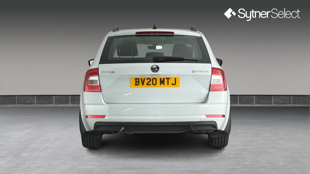Skoda Octavia 1.6 Tdi Se Technology White #5