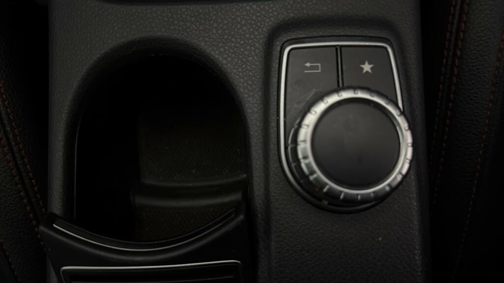 Mercedes-Benz GLA Class Gla 200 Se Brown #19