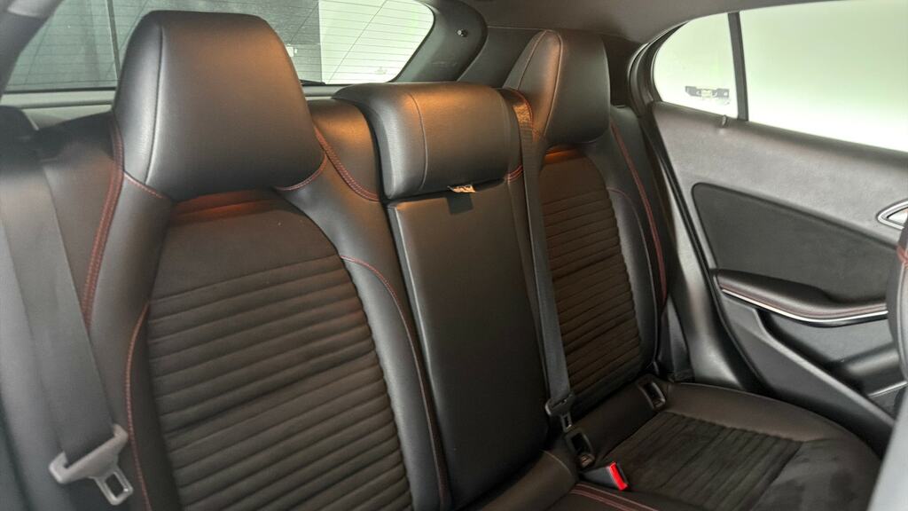 Mercedes-Benz GLA Class Gla 200 Se Brown #12