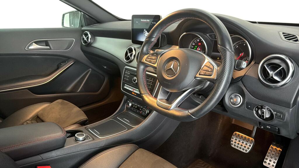 Mercedes-Benz GLA Class Gla 200 Se Brown #9
